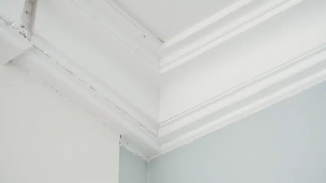 Czym przykleić listwy styropianowe do sufitu