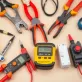 Jakie uprawnienia do wykonania instalacji elektrycznej w domu