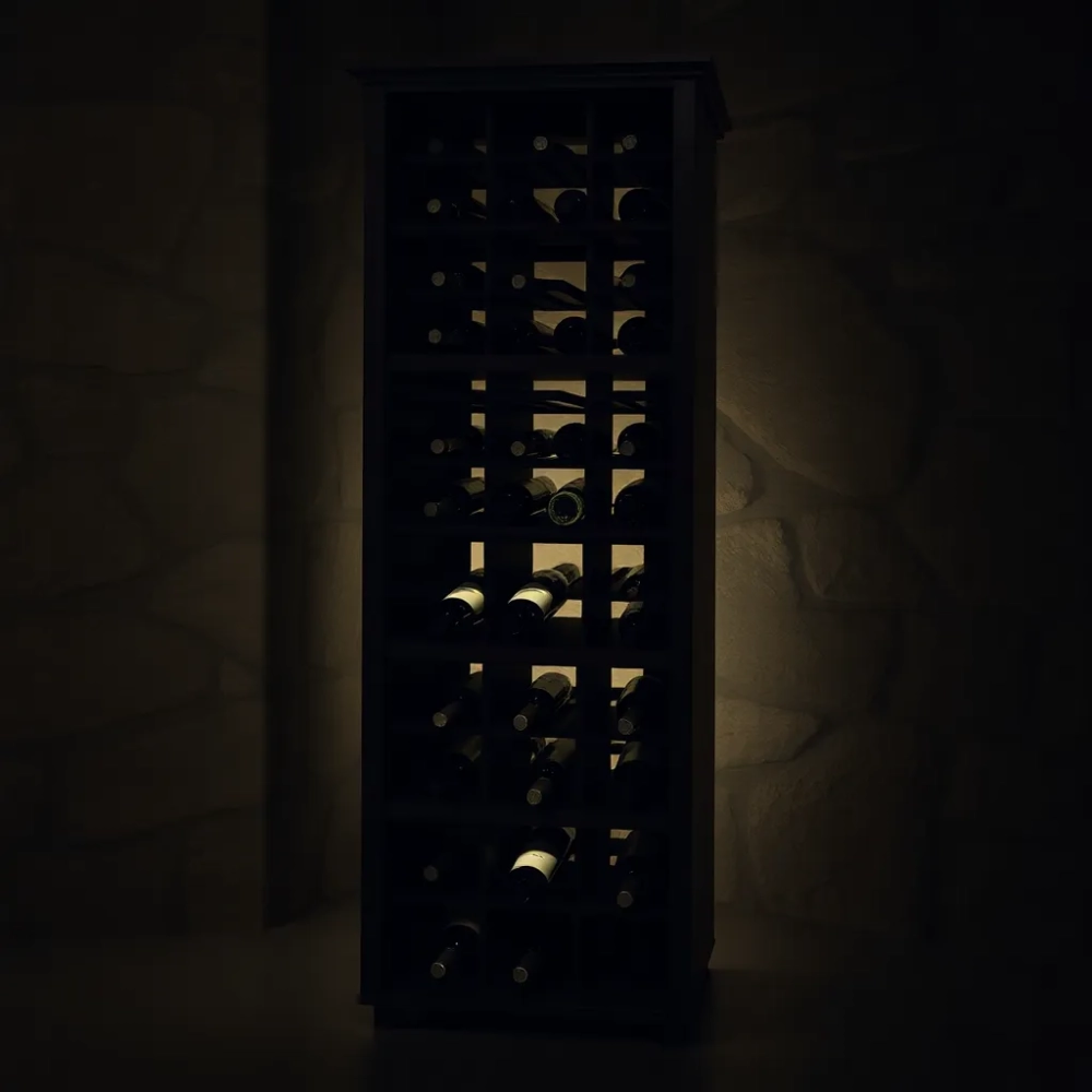 Drewniany regał na wino