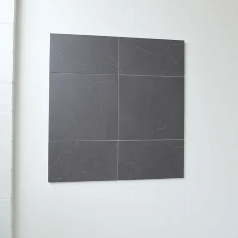 Czy gres podłogowy można położyć na ścianę