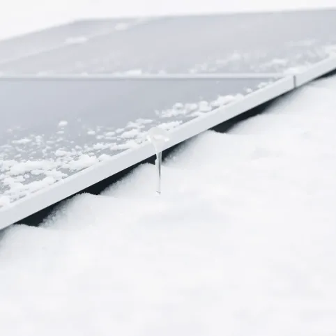 Czy odśnieżać panele