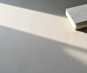 Czy podłoga pod panele winylowe musi być idealnie równa
