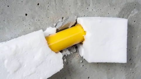 czy rura gazowa może być pod styropianem