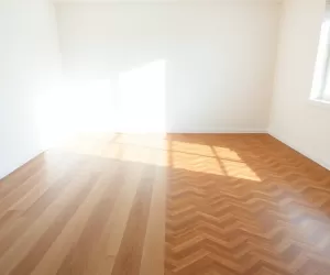 Czy zwykłe panele można układać w jodełkę