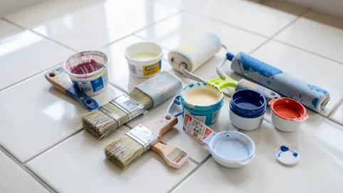 Czym pomalować płytki podłogowe