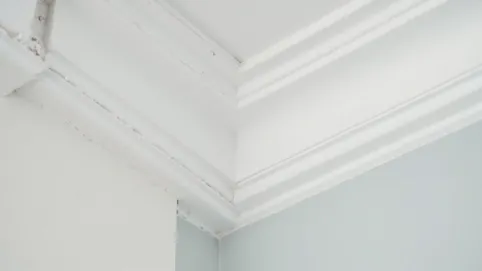 Czym przykleić listwy styropianowe do sufitu