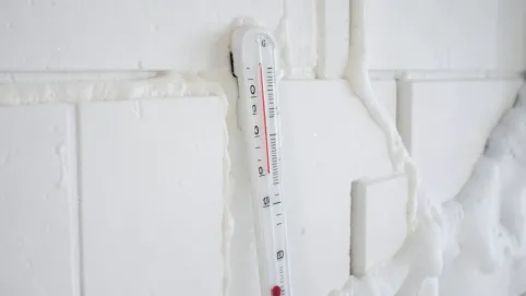 do jakiej temperatury można kleić styropian pianka