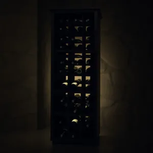 Drewniany regał na wino