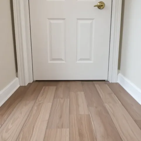 Drzwi wewnętrzne przed czy po podłogach