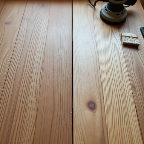 Jak odnowić podłogę z desek sosnowych
