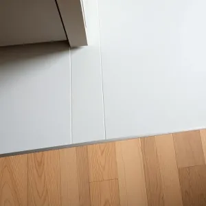 Jak połączyć płytki z Deska podłogową