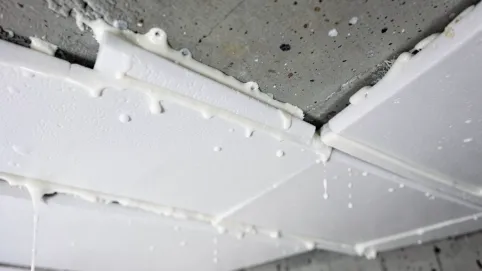 jak przykleić styropian na sufit w garażu