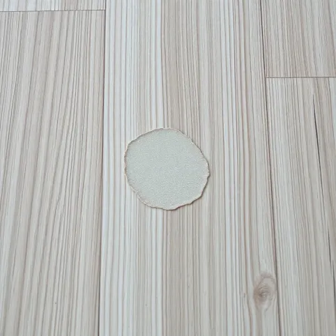 Jak usunąć klej z paneli winylowych