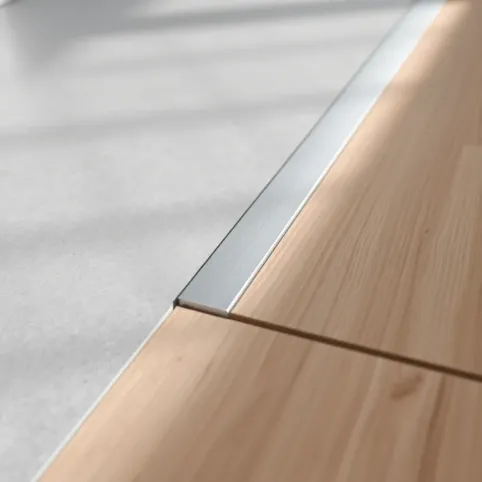 Listwa łącząca płytki z panelami