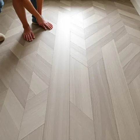 Sposób układanie paneli winylowych w jodełkę